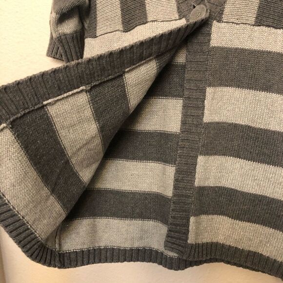 Aeropostale hooded button front cardigan sweater gray striped L/juniors - Picture 3 of 10